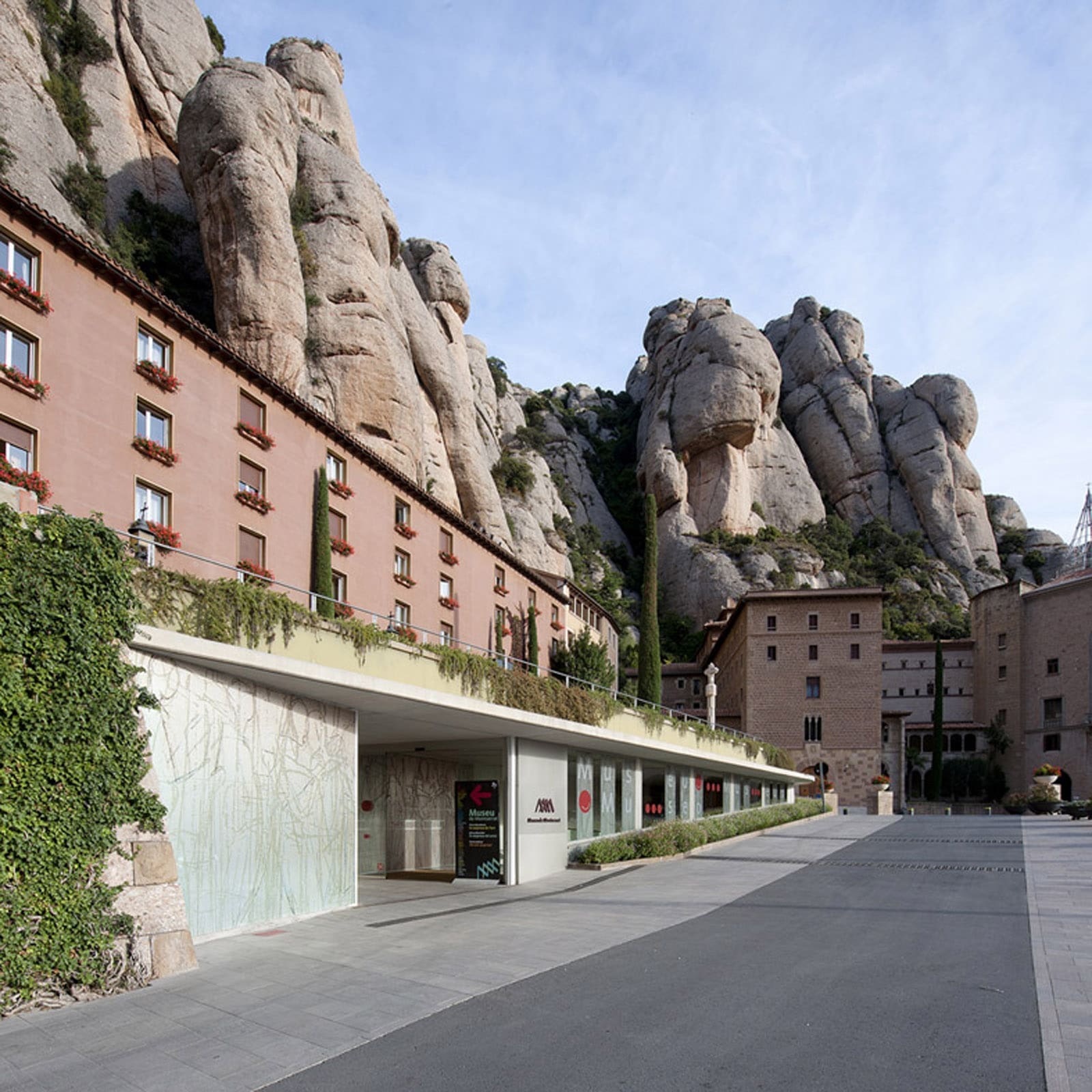 Entrada al Santuari de Montserrat / 