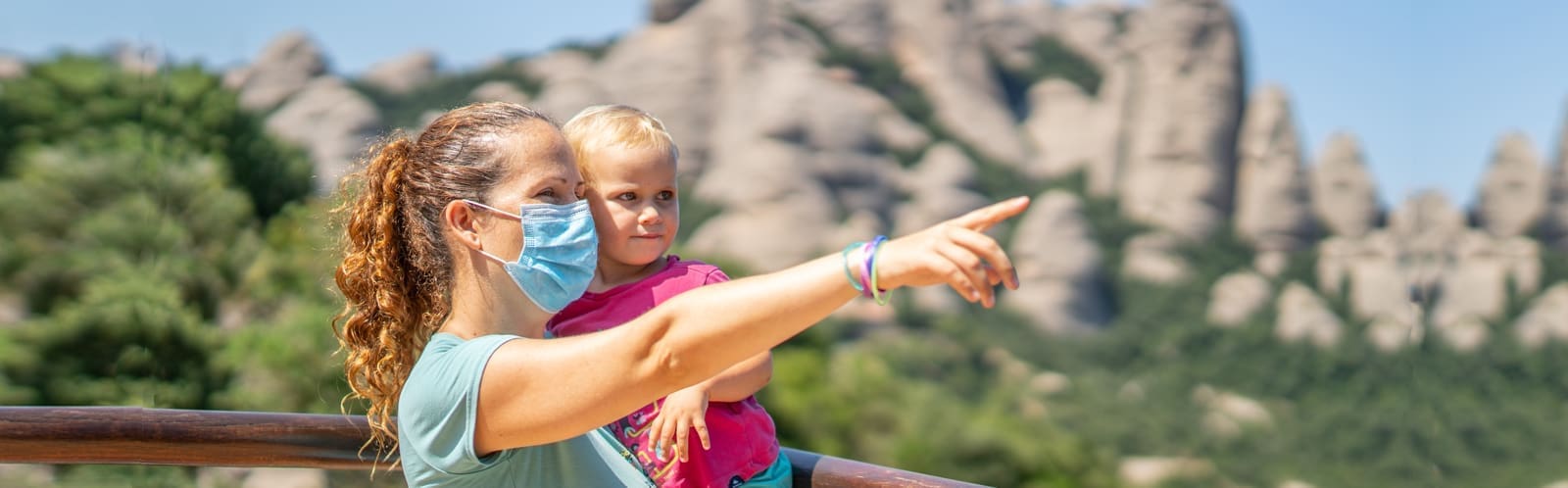 Una família al mirador de Sant Joan / Una familia en el mirador de Sant Joan