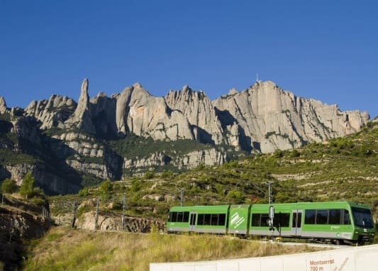 El Cremallera de Montserrat en ruta cap al Santuari de Montserrat /