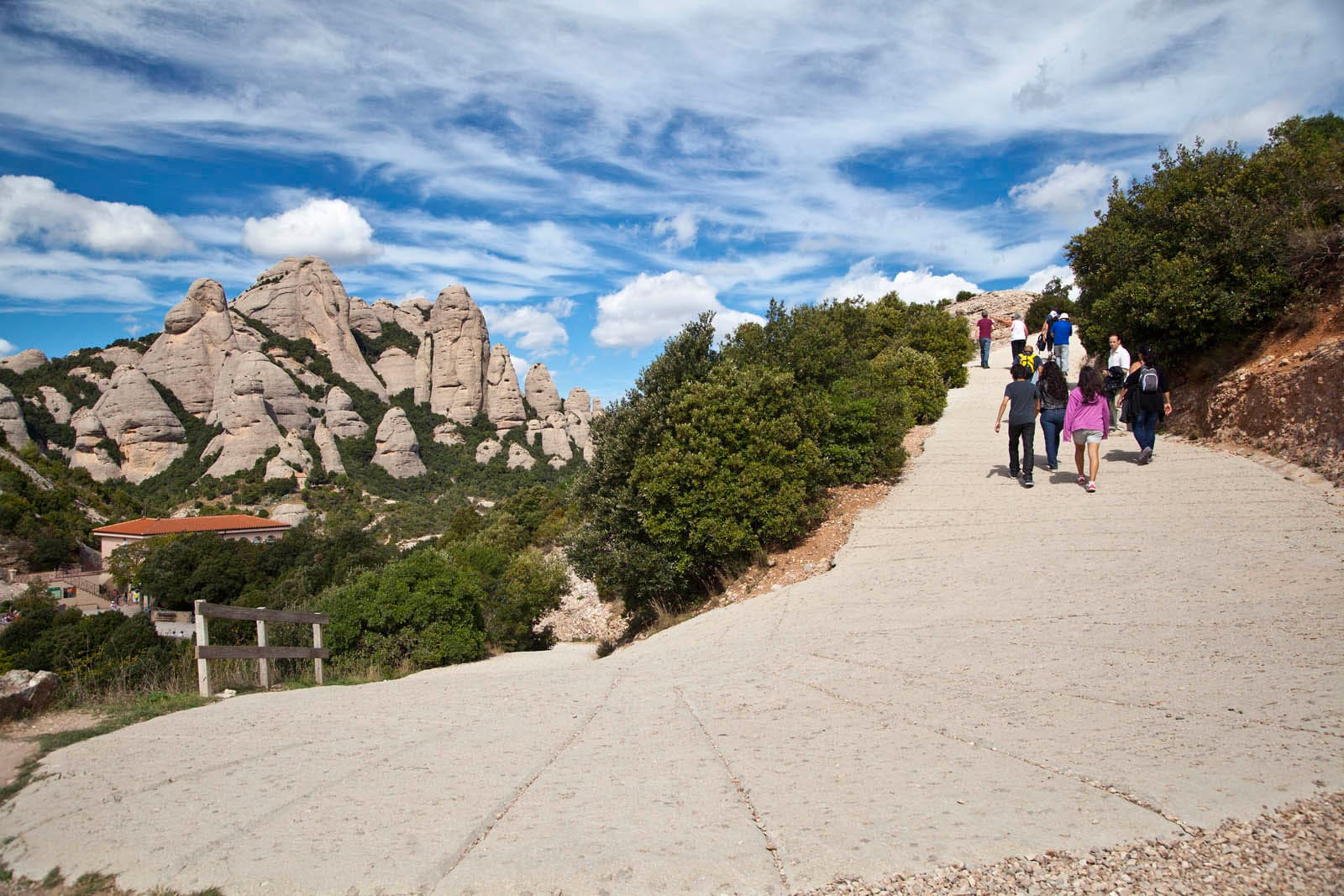 Del santuari al pla de les Taràntules pel pla de Sant Miquel